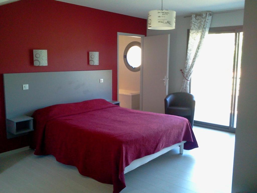 Logis Hotels - Hotel Et Restaurant Le Relais Des Garrigues Grisolles  Rom bilde